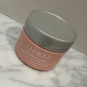 Clinique Moisture Surge